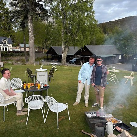 Braemar Lodge Cabins Not For Profit Exterior photo