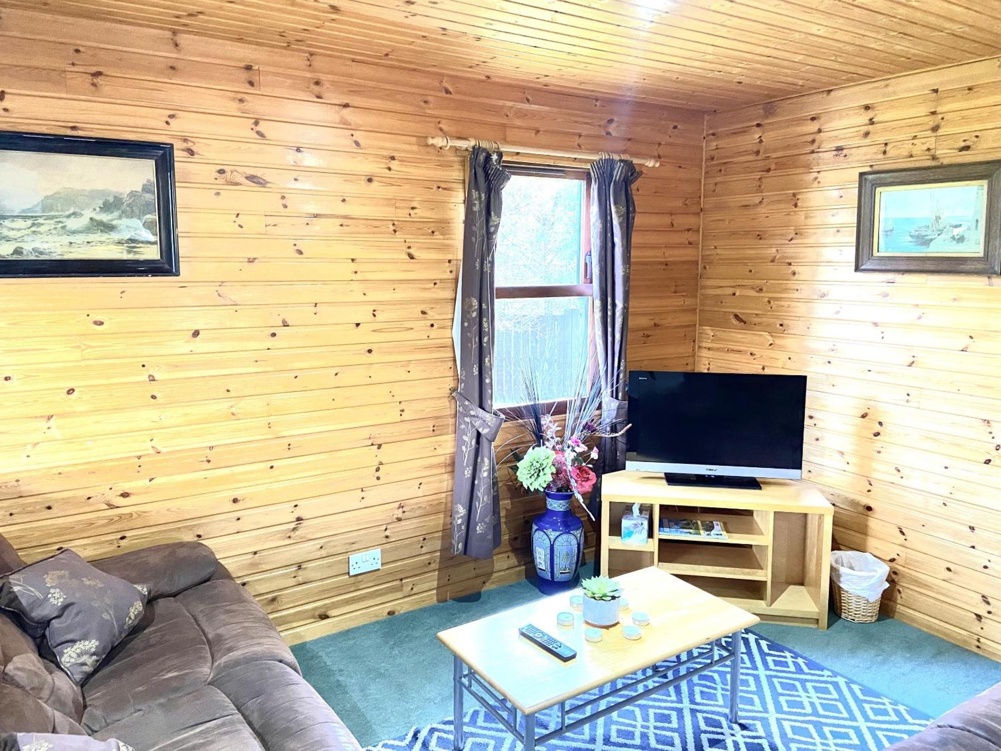 Braemar Lodge Cabins Not For Profit Exterior photo